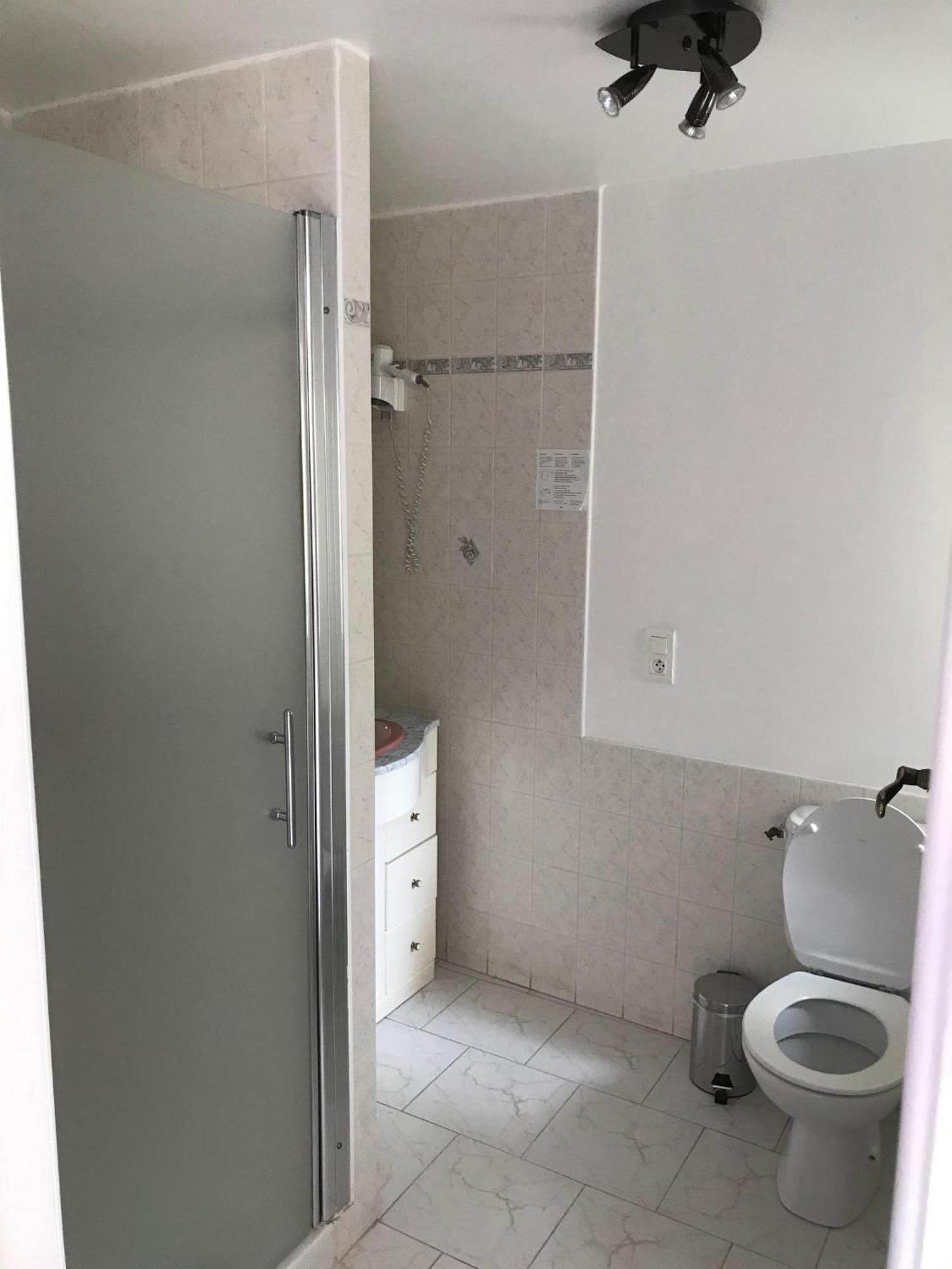 Hotel L'Oustau De La Font Reilhanette Habitación foto